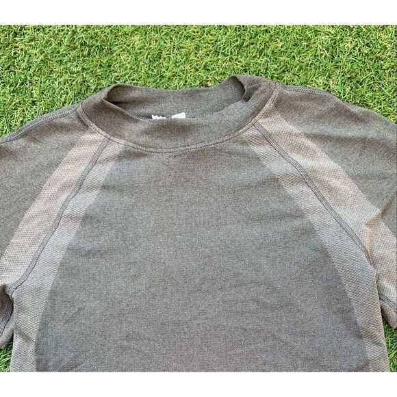 LULULEMON training TECH gray SHORT SLEEVE SEAMLESS T SHIRT TOP sz 8 - Picture 6 of 7